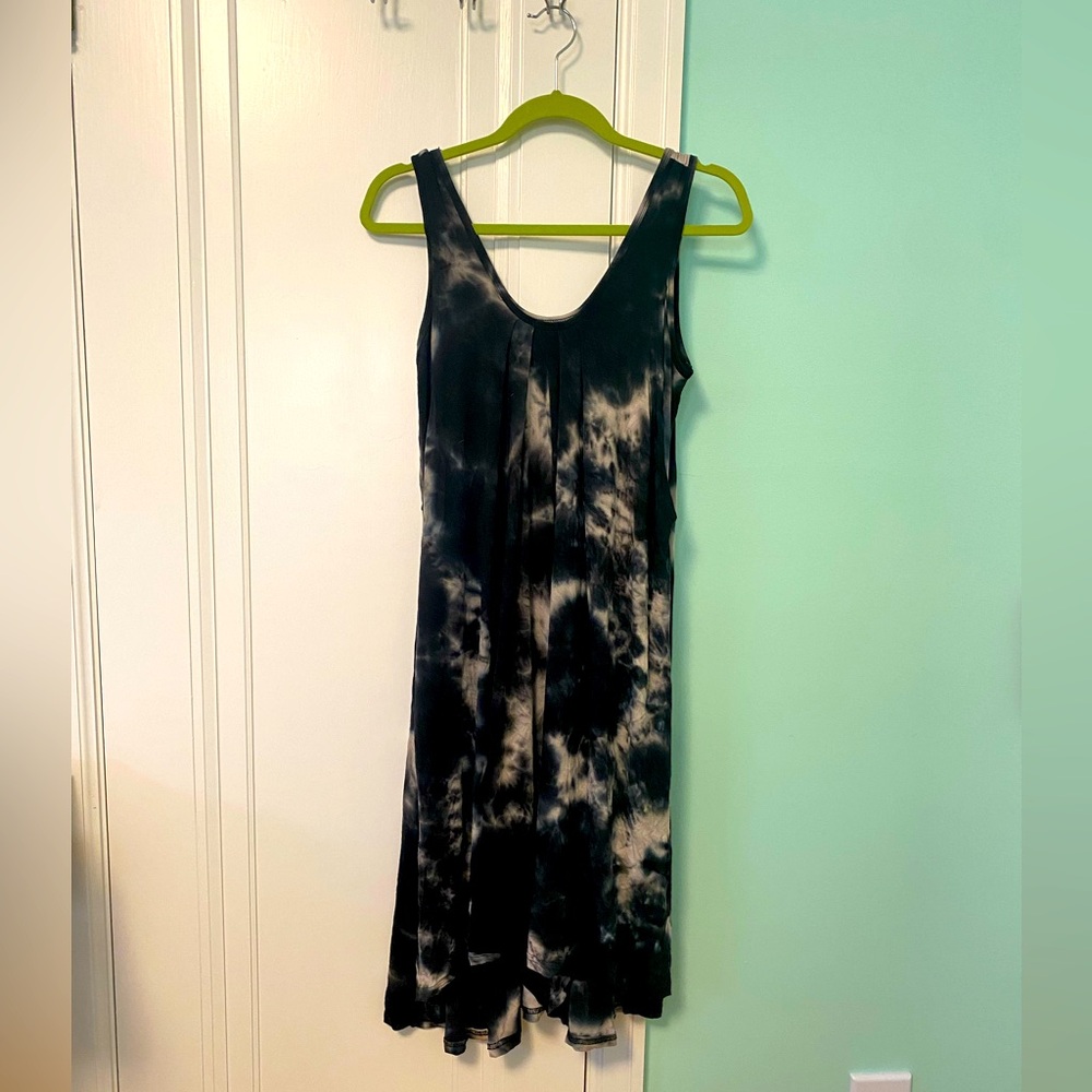Latched Mama B&W Romper for pregnancy and nursing